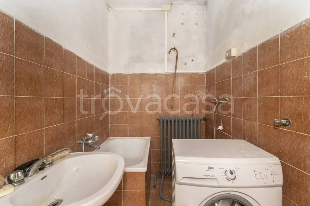Salles de bain - Rustic House with Garden in Valloriate