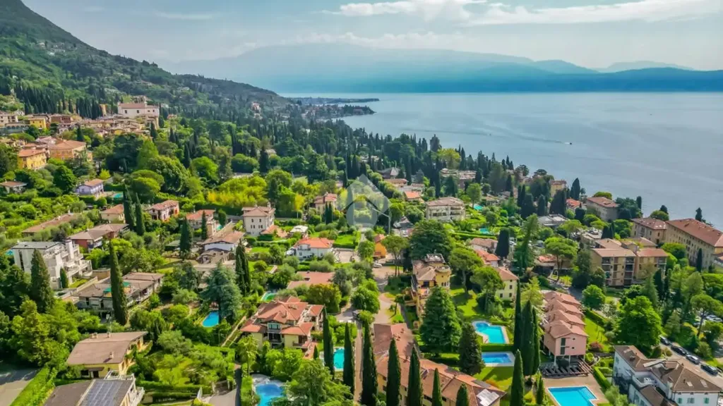 Vista aerea - Studio Apartment with Lake View in Gardone Riviera
