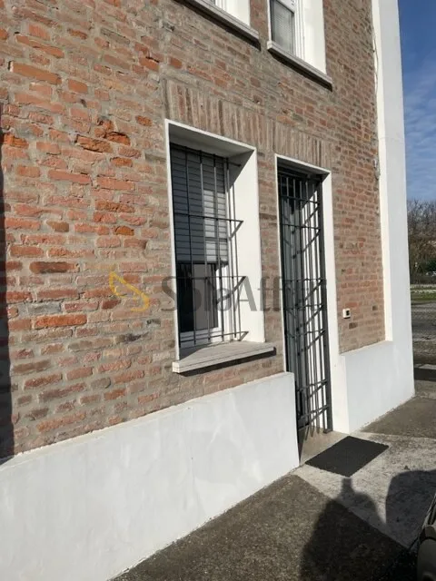 1-toaline ärihoone asukohas Ferrara