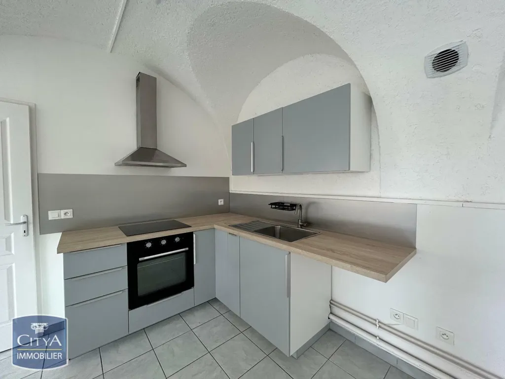 Kitchen - 2-Bedroom Flat with Terrace in Château-Thierry