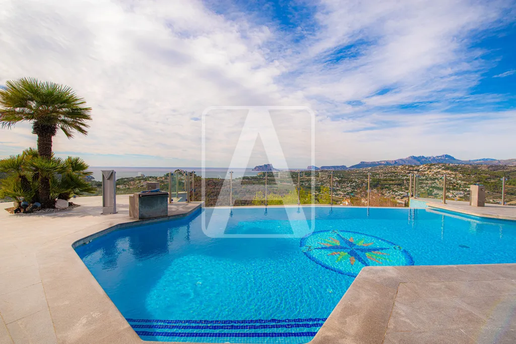 Piscine - Luxury Villa with Sea Views in Moraira
