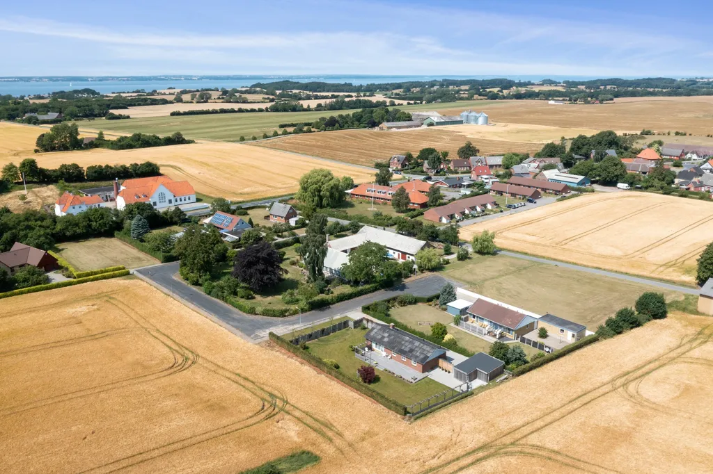 Õhuvaade - Year-Round Plot with 5G Coverage in Tranekær
