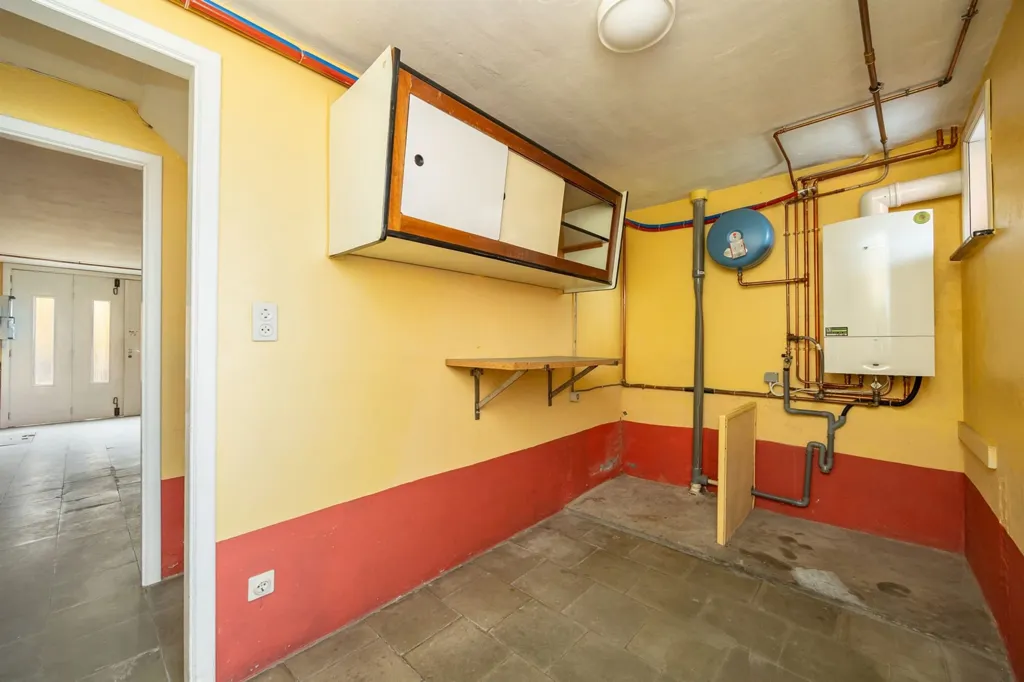 Buanderie - Maison à Rénover avec Garage à Blaasveld