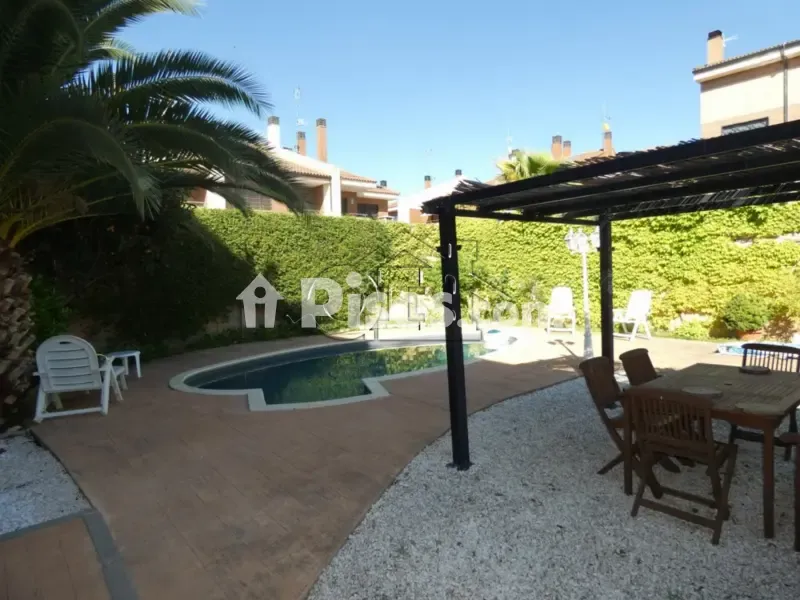 Piscine - Corner Semi-detached House with Pool in Las Cañas