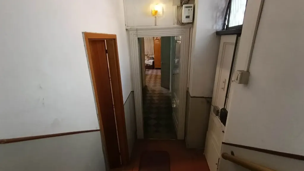 hallway_entrance