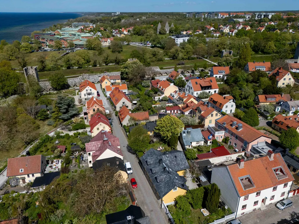 Õhuvaade - Historic Villa with Courtyard in Visby