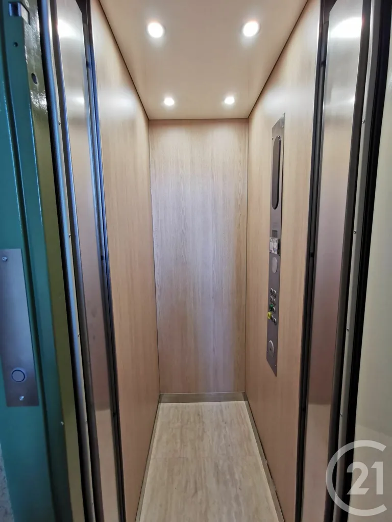 Entrée - Appartement avec Vue sur Parc à Épernon