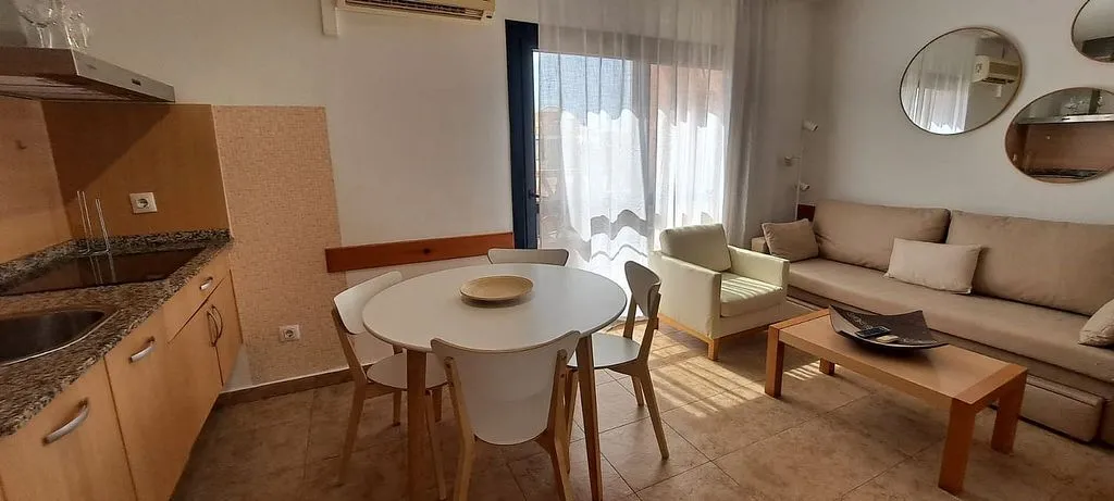Soggiorno - 1-Bed Apartment with Pool on Avenida Del Decano