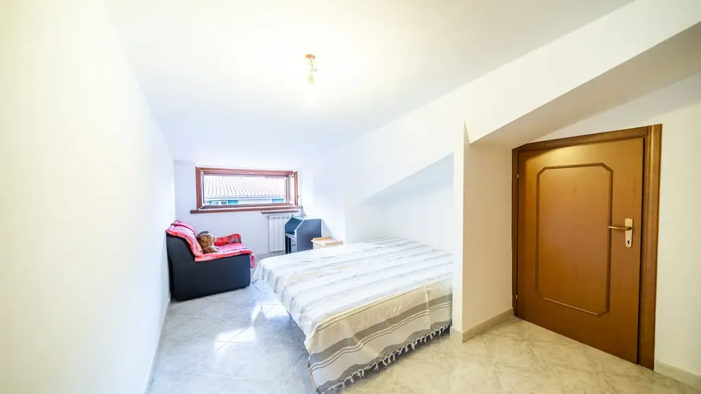 Chambres - Characterful Two-Level Apartment in Fonte Nuova