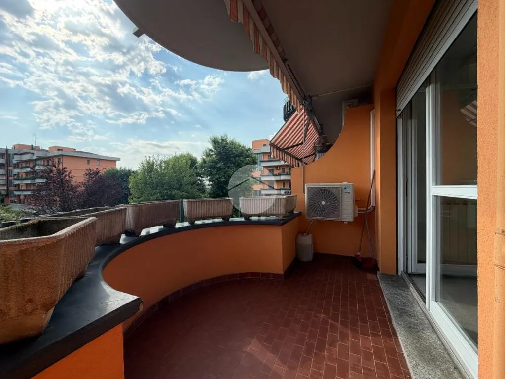 Balcon - Studio Flat with Balcony in Bussero