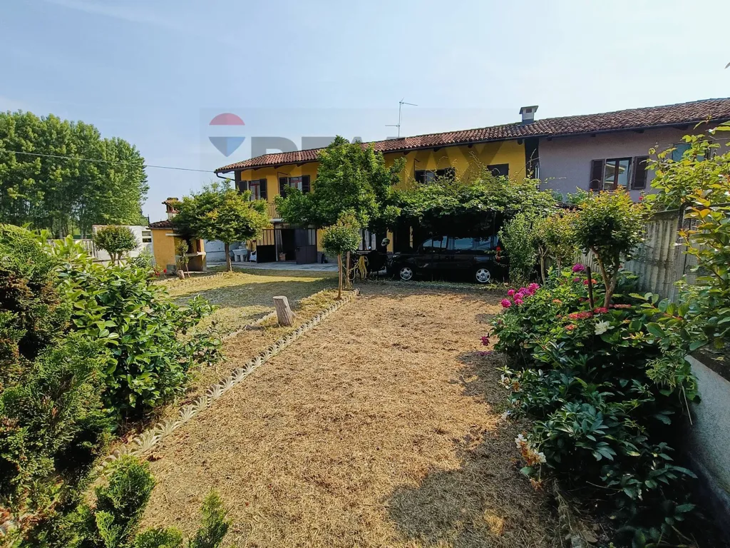 Aed - Semi-detached House with Garden in Virle Piemonte