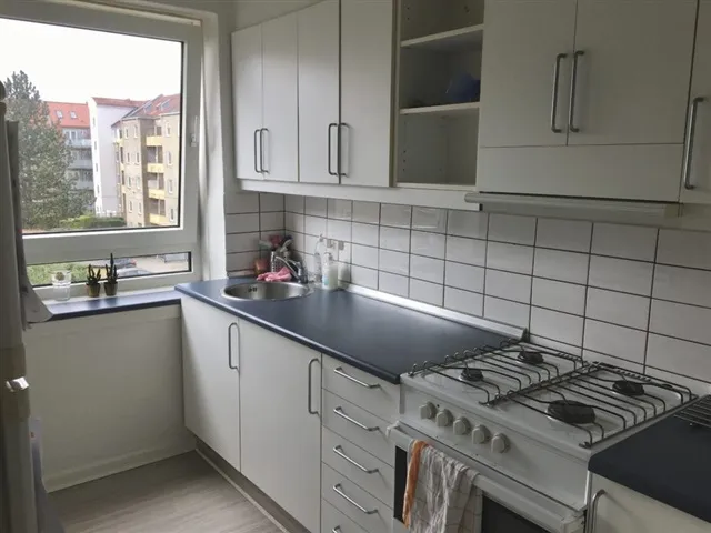 Cuisine - Bright Apartment with Courtyard View in Aalborg