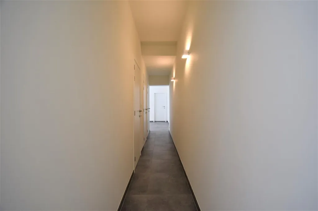 Esik - Bright Apartment with Balcony in Gent