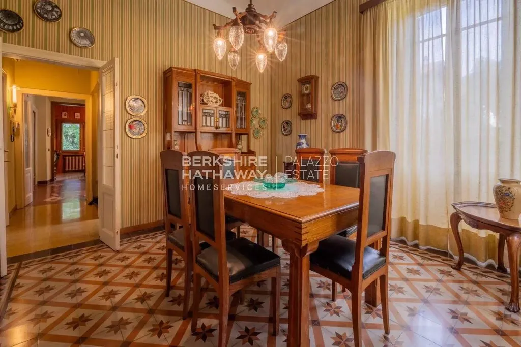 Salle à manger - Liberty-Style Villa with Park in Valle Intelvi