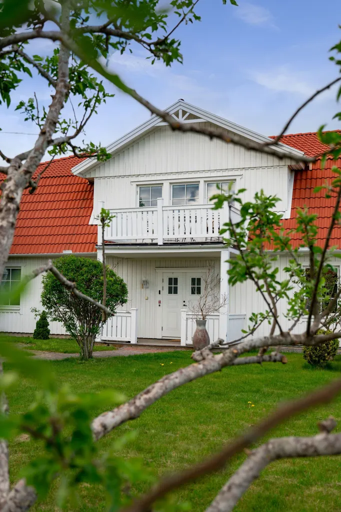Välivaade - Classical Manor-Style Villa with Open Views near Uppsala