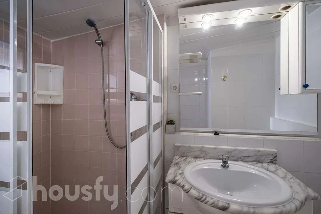 Salles de bain - Apartment with Terrace in Ca n'Anglada, Terrassa