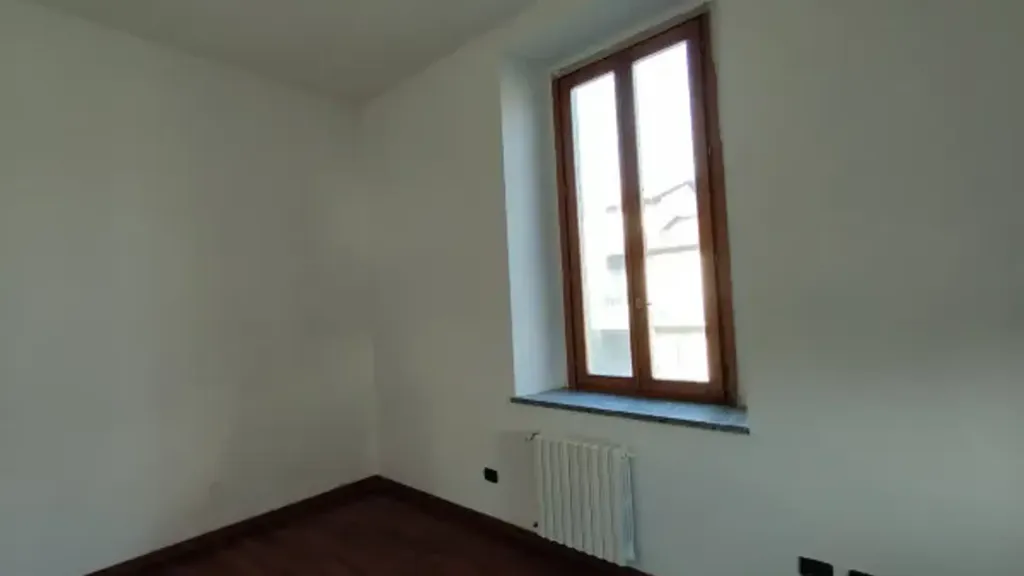 Pièces - Rented Duplex with Central Heating in Rho