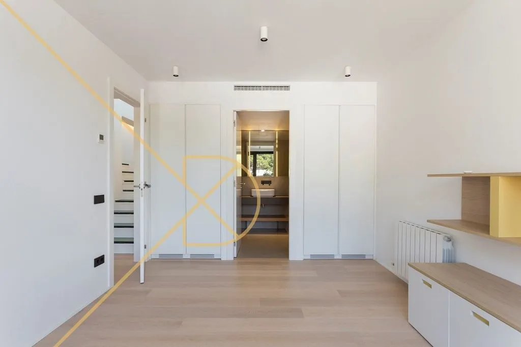 Entrée - Contemporary Adjoined House with Pool in Sarrià