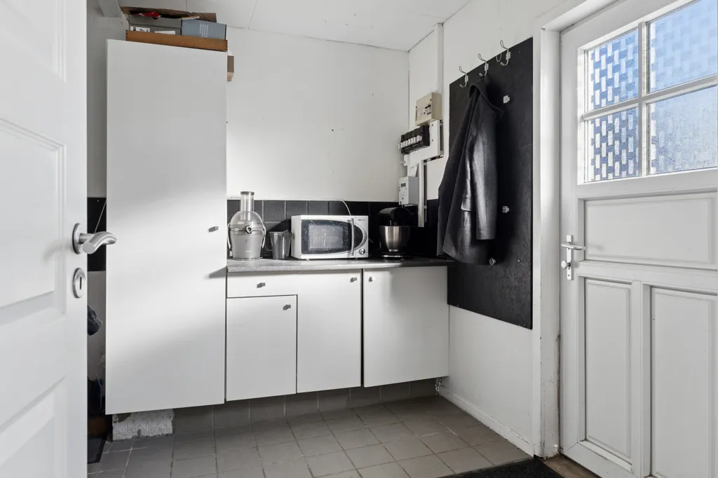 Cuisine - Modernised Villa with Open View in Højby