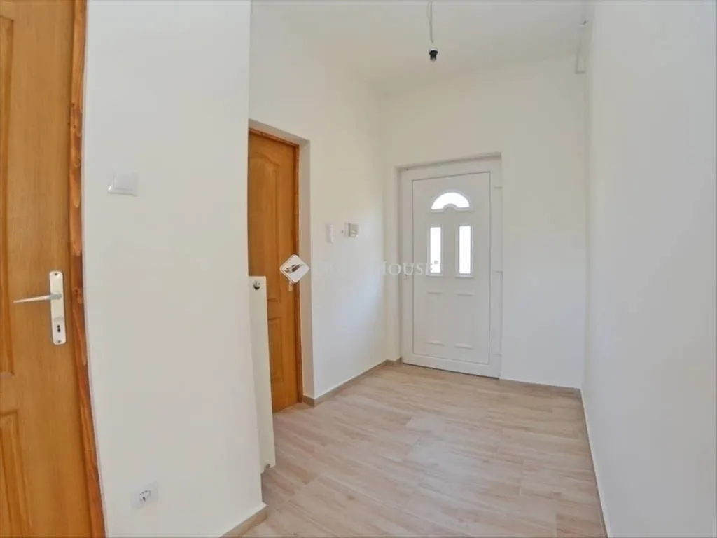 Entrée - Renovated Twin House in Budapest 19th District