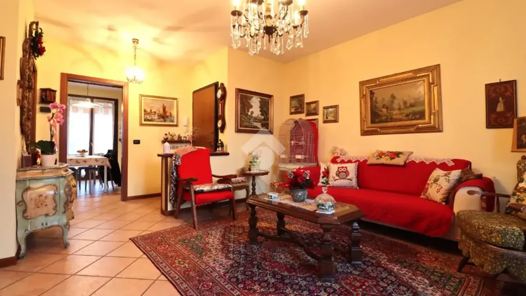 Séjour - Apartment with Balcony in Porto Mantovano