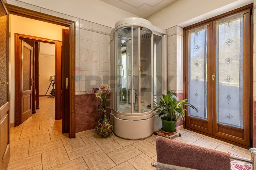 Bagni - Villa indipendente con parco privato a Magnano