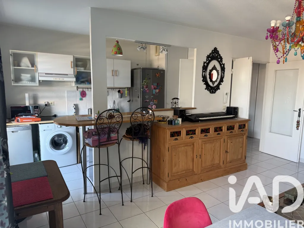 Köök - Bright Apartment with Terrace in Nîmes