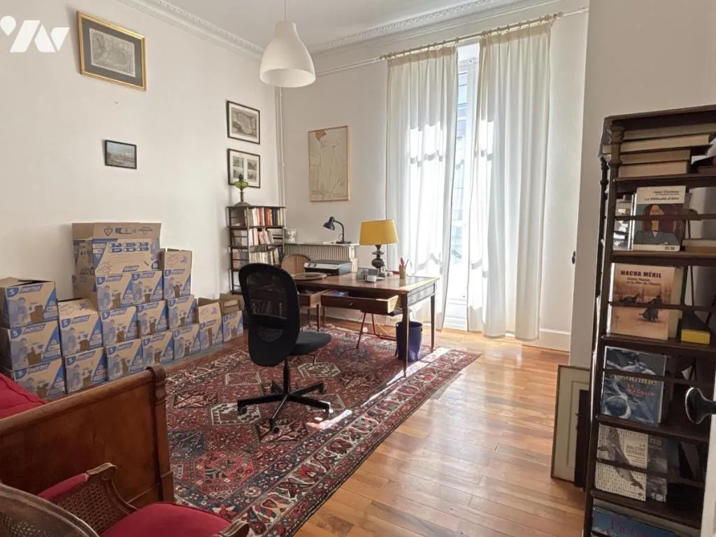 Studio - Haussmannian Flat with Balconies in Grenoble Centre