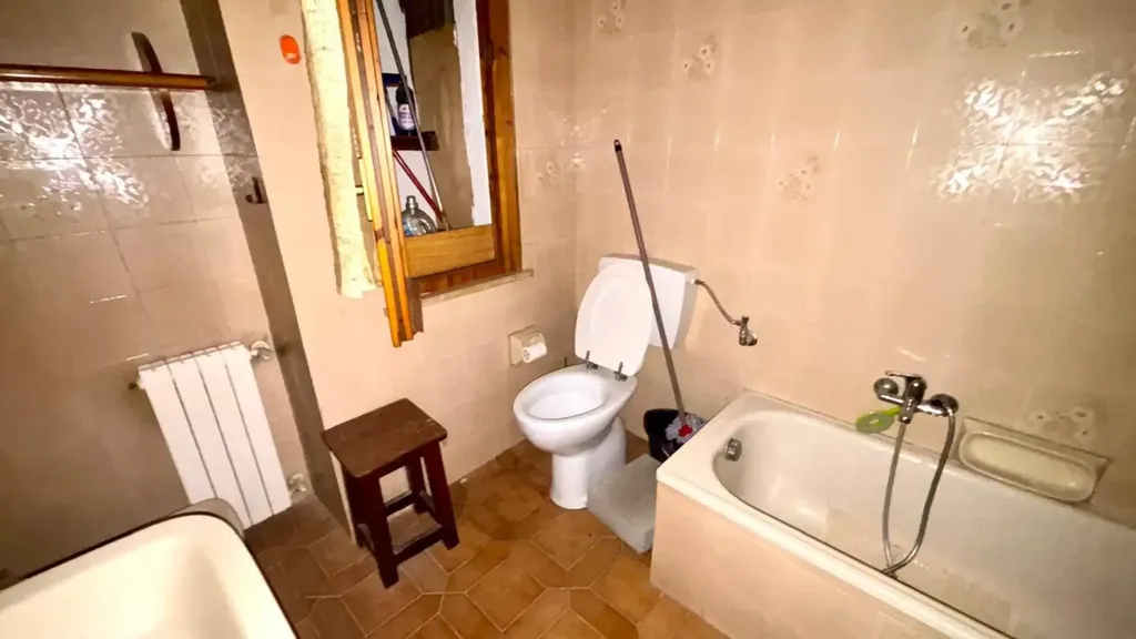 Twin-Storey Apartment with Garden in Quargnento