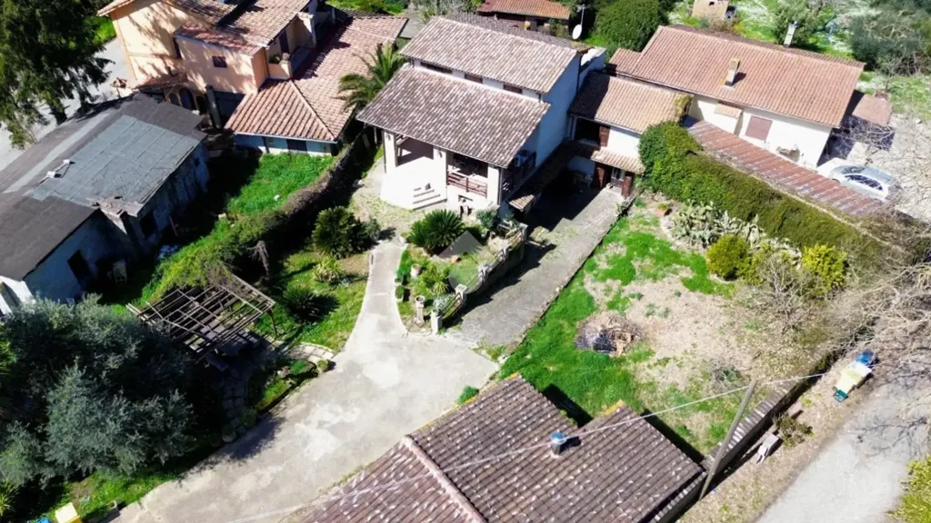 Õhuvaade - Villa with Private Garden in Bracciano