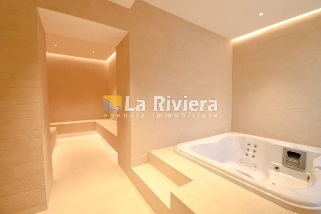 Salles de bain - Luxury Apartment with Pool in Rapallo