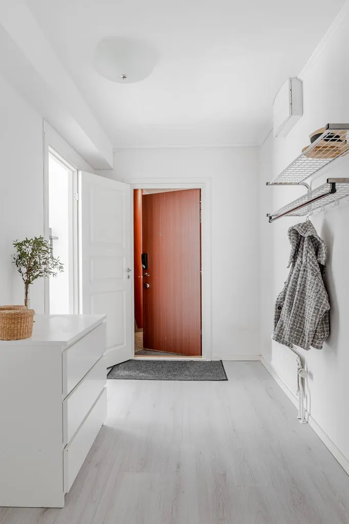 Entrée - Two-Room Flat with Balcony in Bokgatan