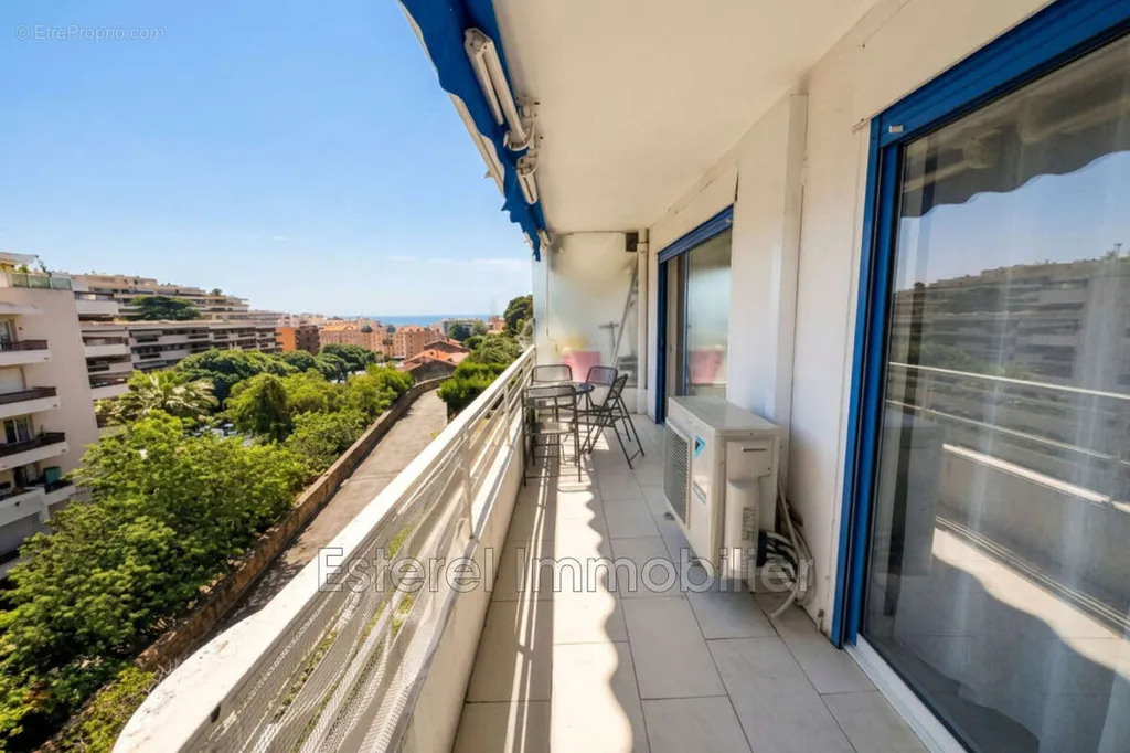 Balcone - 3-Bedroom Apartment with Sea View in Cannes
