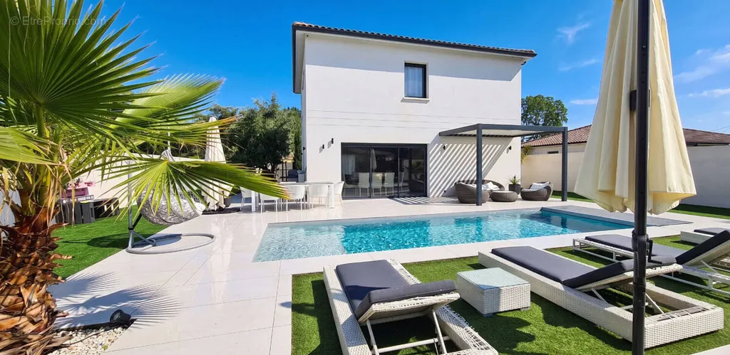 Piscine - Villa Neuf avec Piscine à Cadaujac