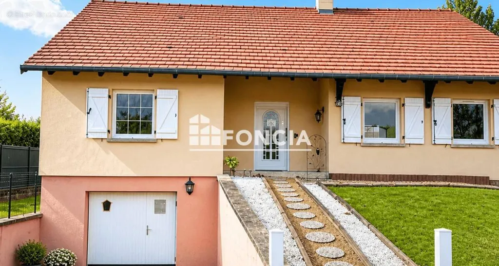 Välivaade - 5-Piece House with Garden in Sarralbe