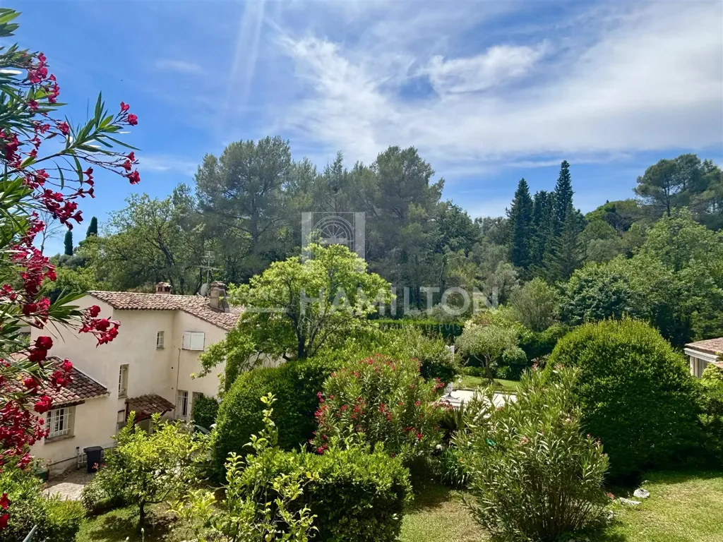 Jardin - Villa Luxueuse avec Piscine à Châteauneuf-Grasse