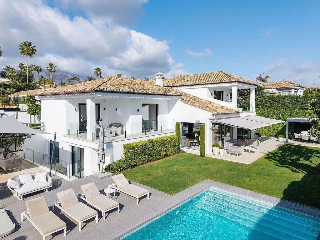 Piscine - Chalet with Pool and Terrace in Old Town