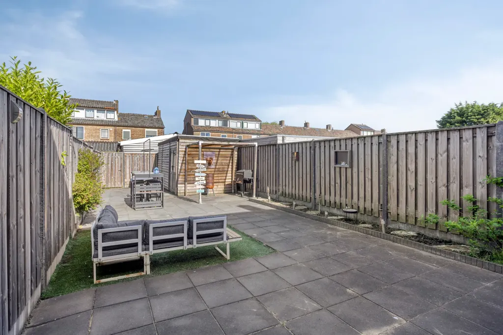 Garden - Modernised House with Garden in Pernis, Rotterdam