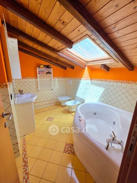 Vannitoad - Bright Mansard Apartment with Terrace in Belpasso