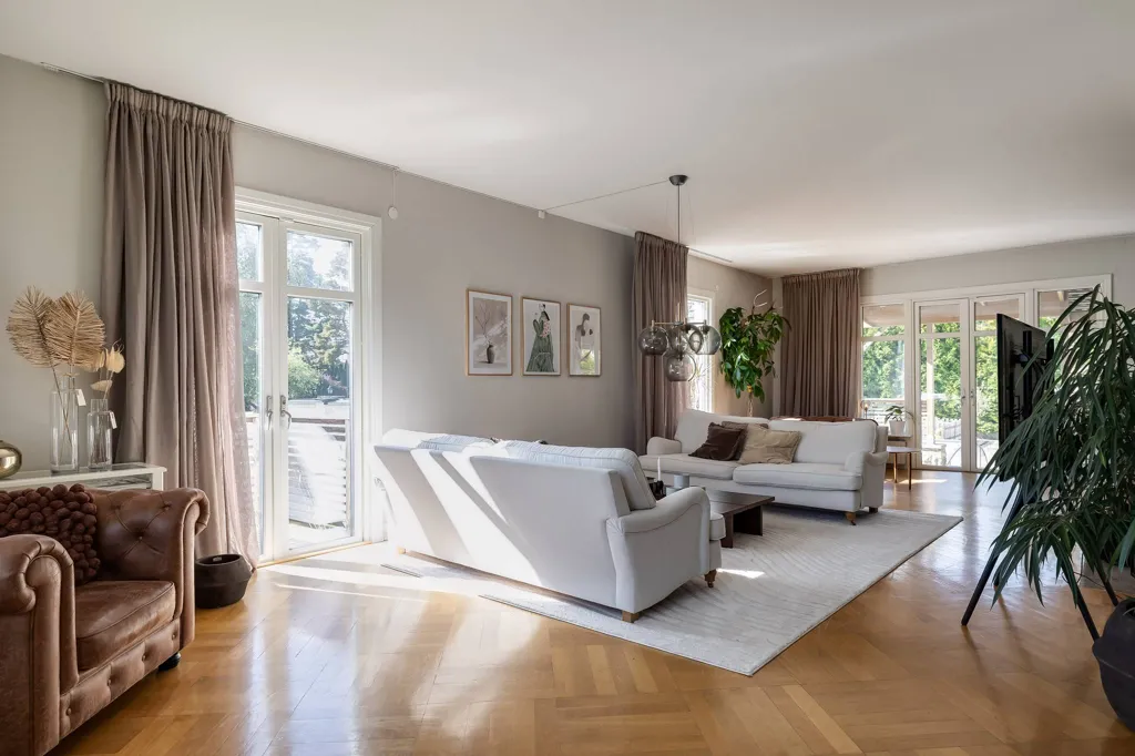 Maison 10 pièces à Kumla kommun