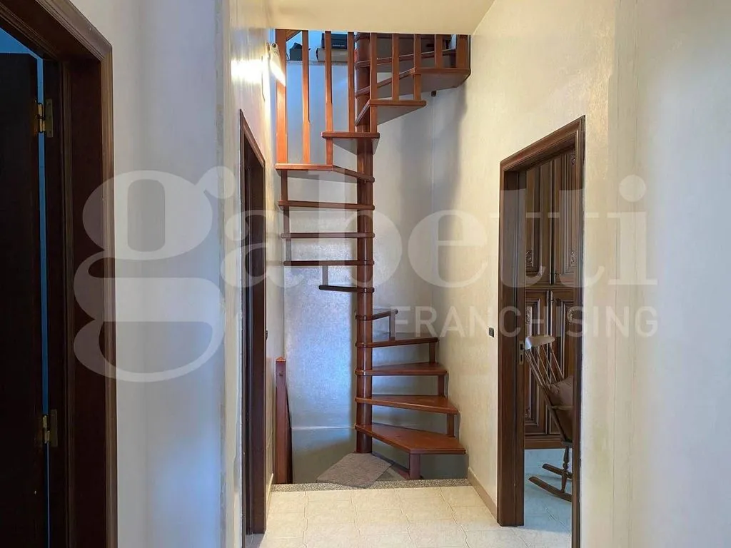 Rooms - Versatile Villa with Garden in Trani