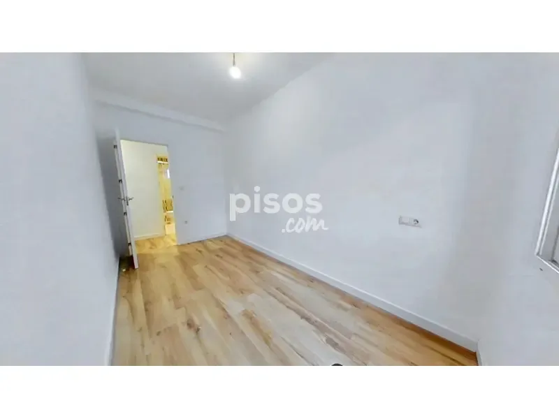 Rooms - Three-Bedroom Apartment with Terrace in Sedaví