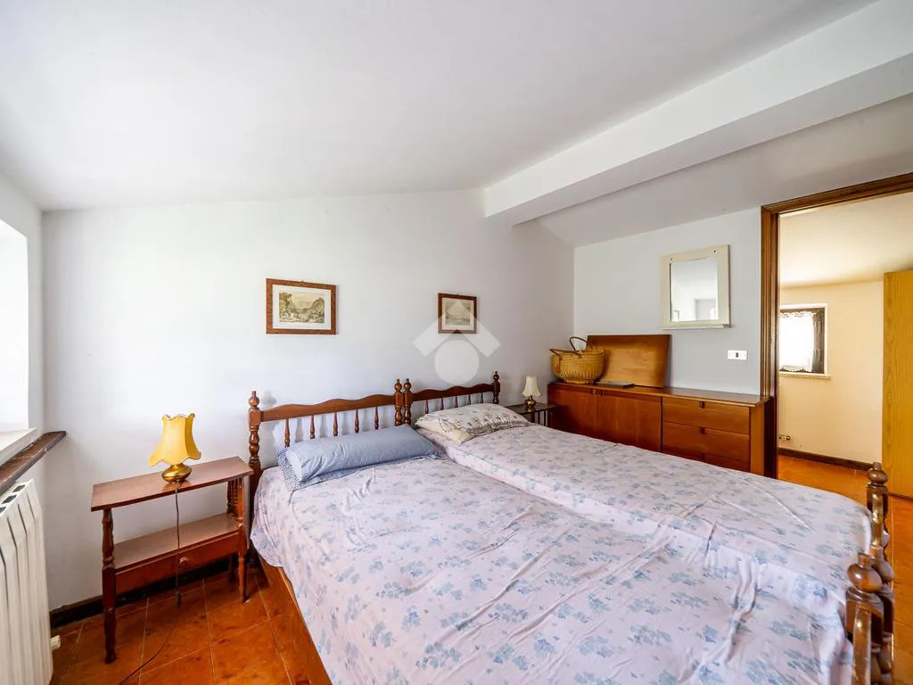 Magamistoad - Trifamiliare with Garden in Erbezzo