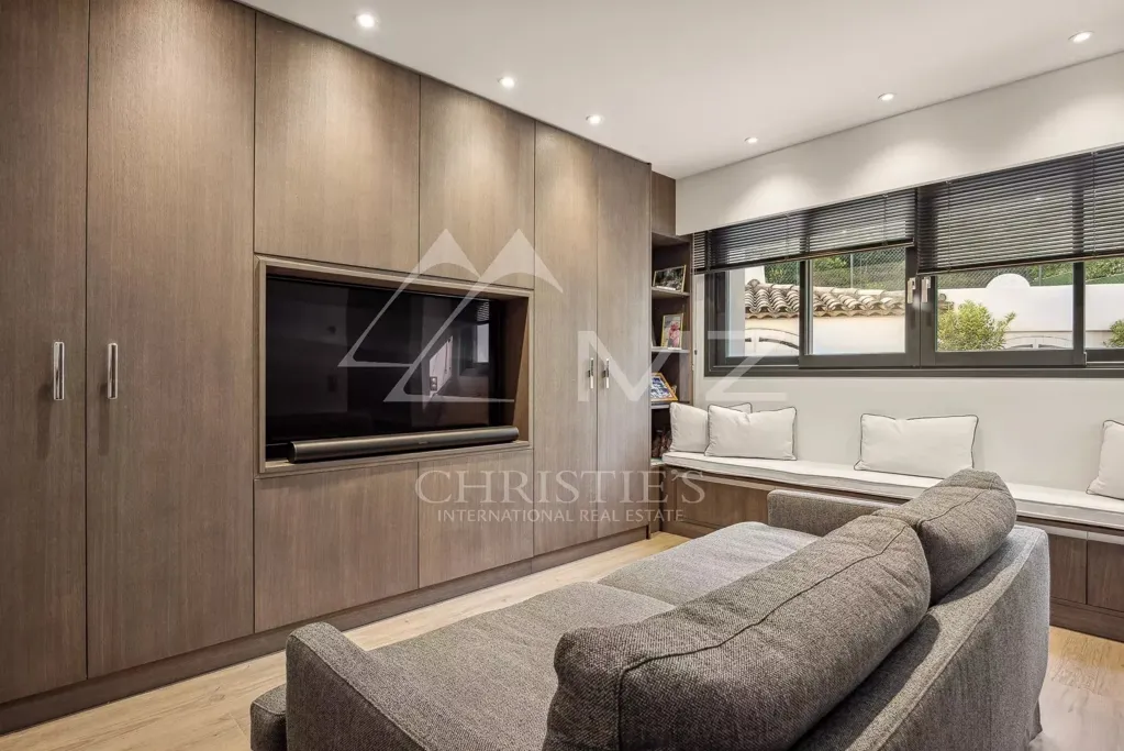 Elutuba - 5-Bedroom Villa with Sea View in Mougins