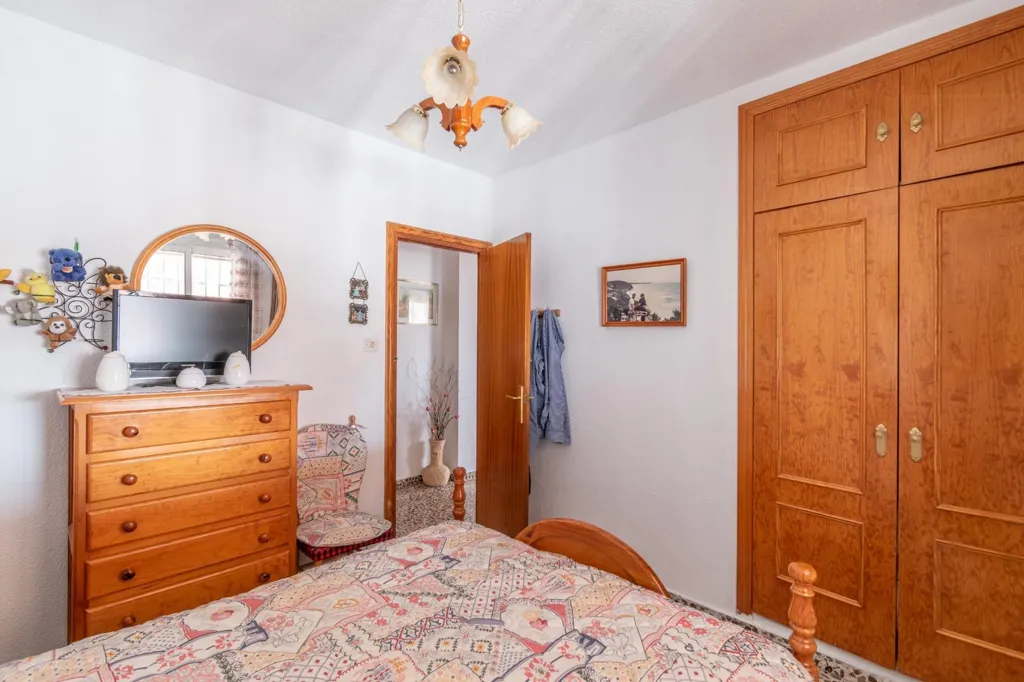 Magamistoad - Corner House with Pool in Atarfe