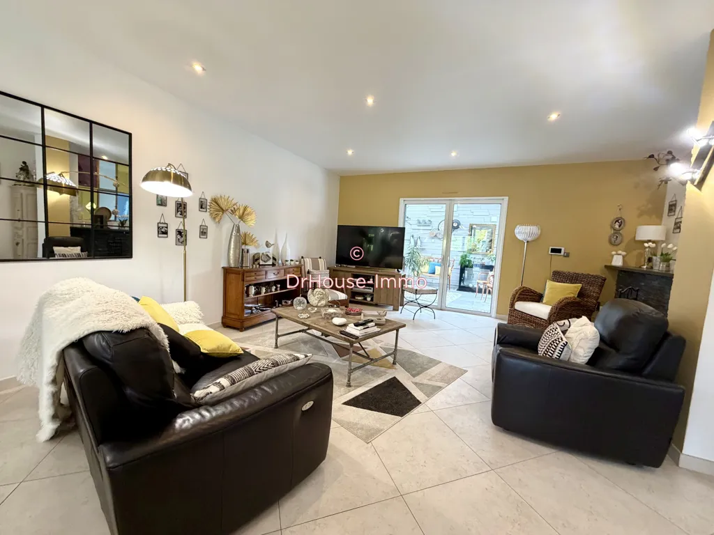 Séjour - Maison Contemporaine avec Terrasse à Objat