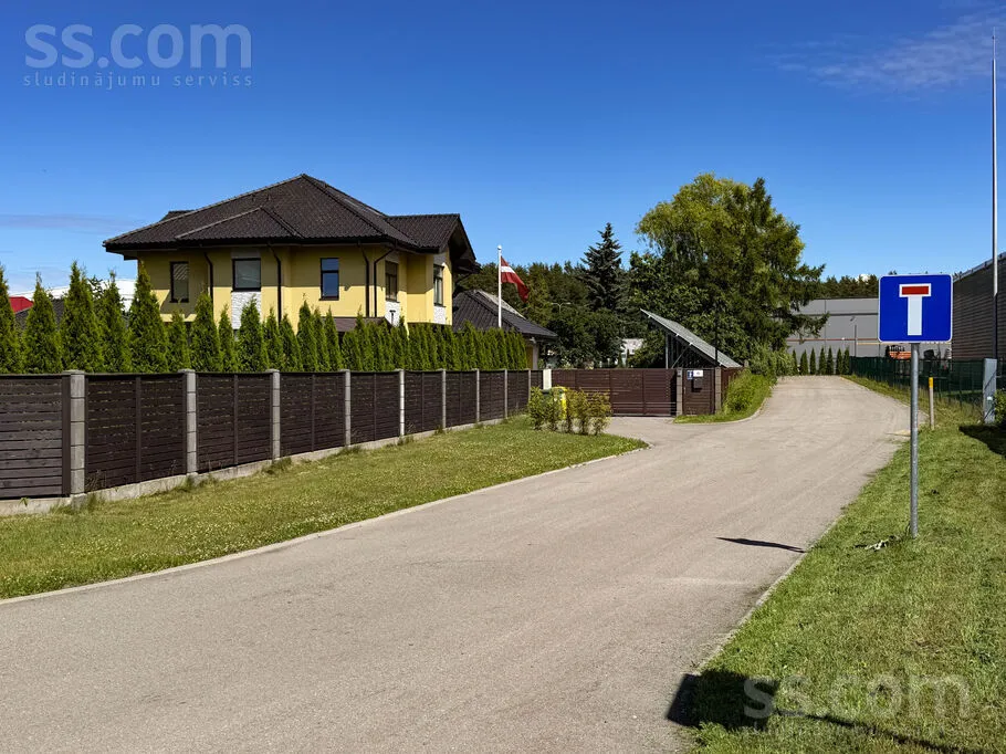 Välivaade - Modern Residence with Two Houses in Dreiliņi