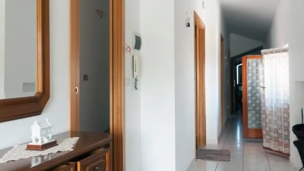hallway_entrance