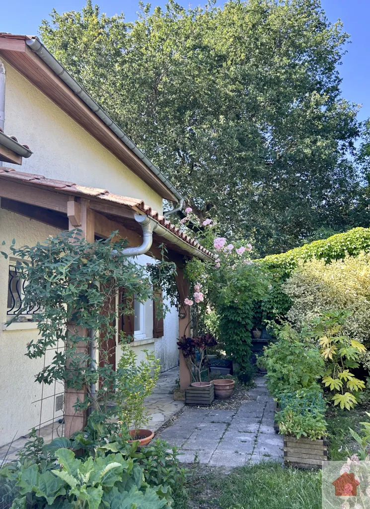 Jardin - Maison avec Jardin et Garage à Saint-Loubès