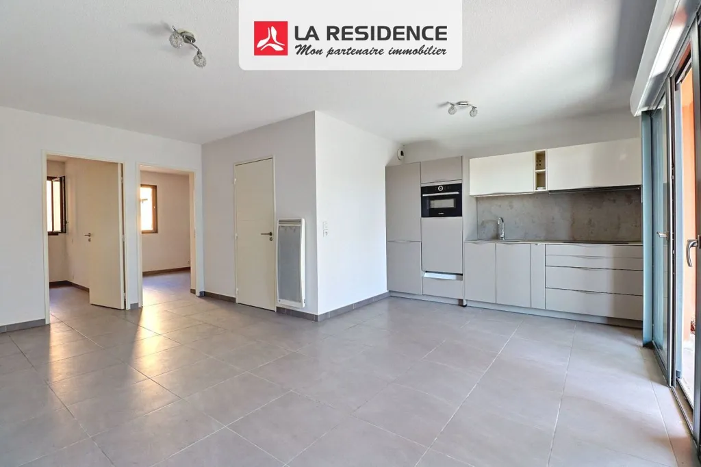 Cucina - Recent Apartment with Terrace in Fréjus Centre